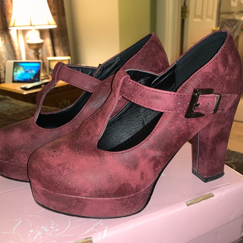 Pixie Cove Block Heel Euro Size 38 (US 8)